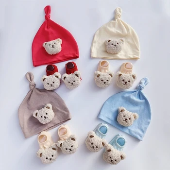 Ветрозащитная шапка и чорапогащи за бебета, шапчица-бини с медвежонком, шапки с завязками за новородено, Мультяшная шапчица за деца Изображение