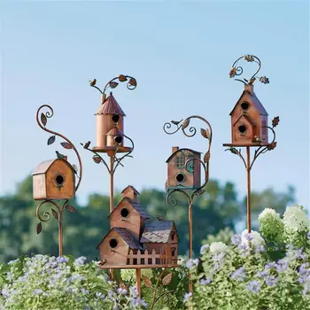 Птичи къща С шесто Метални Хранилки за птици, Градински колове Художествени Птичи Къщички за вътрешния двор Украса на градината на открито Изображение