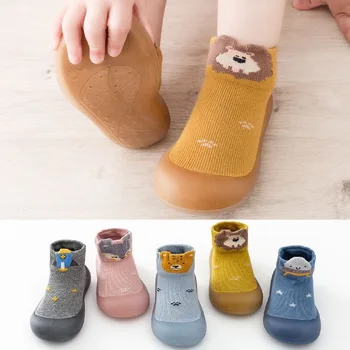 Сладък Детски обувки с чорапи на пода за деца на възраст 0-4 години, за новородени бебета, за деца, Мека подметка, предотвращающая прескочите Първите ходунков, Детска Домашни обувки Изображение