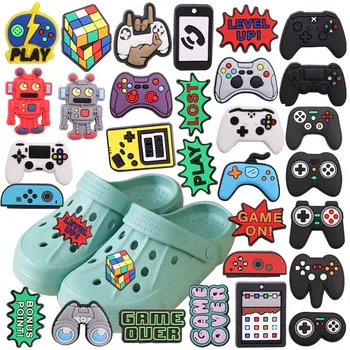 1бр PVC Амулет с изображение на Крокодил, Геймпад, Робот, Мобилна игрова конзола, Изгубена Градински Обувки, Бижута копчета, накити за тапочек с дупки за ремъците Изображение
